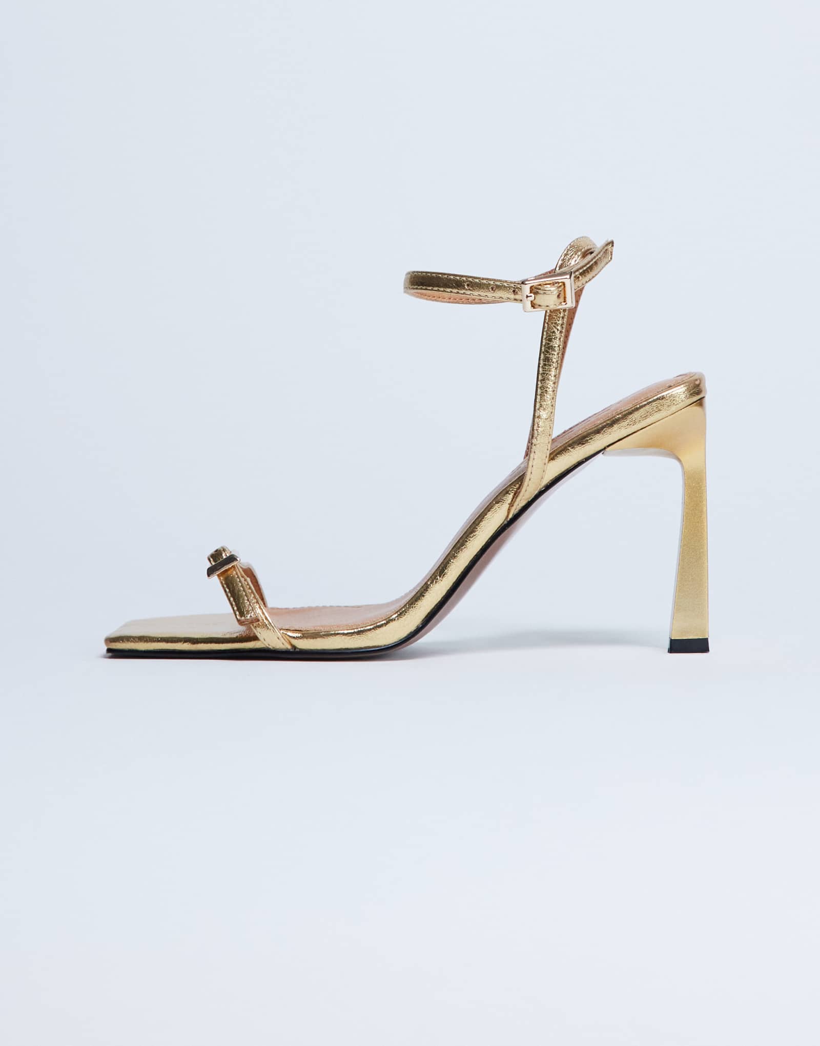 Золотые туфли на высоком каблуке с квадратным носком и ремешками от Topshop Floyd