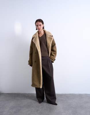 Topshop - Formeller Longline-Mantel aus Lammfellimitat in Khaki-Bunt