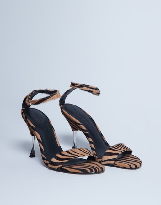 Topshop - Fran - Sandalen van echt leer met ponyhaar en metalen hoge hak in tijgerprint