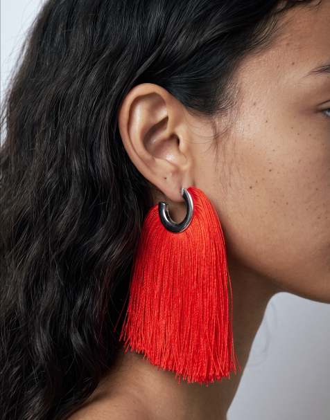 Topshop Franklin Creolen-Ohrringe mit Quaste in Rot - view 1