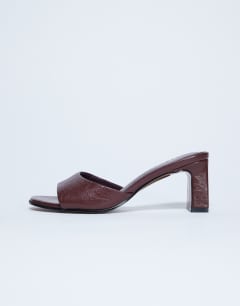 Freya heeled mule in burgundy