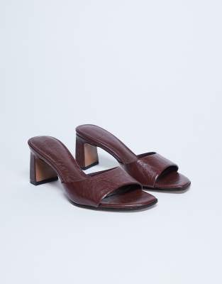 Topshop - Freya - Mules in Burgunderrot mit Absatz