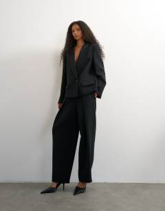 Front pleat wide leg trouser in black