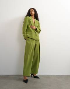 Front pleat wide leg trouser in dark green