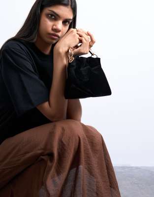 Topshop - Gabriette - Petit sac à main en velours avec poignée métallique - Noir