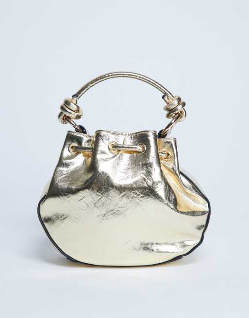 Topshop – Gabs – Glockenförmige Tasche in Gold mit Raffung und Kordelzug, 3 von 4