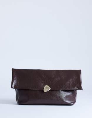 Topshop - Gaia - Clutch in Schokobraun mit goldfarbenen Metalldetails-Brown