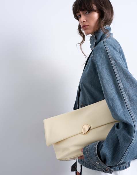 Topshop – Gaia – Umschlag-Clutch in Wollweiß mit Metalldetail - view 1
