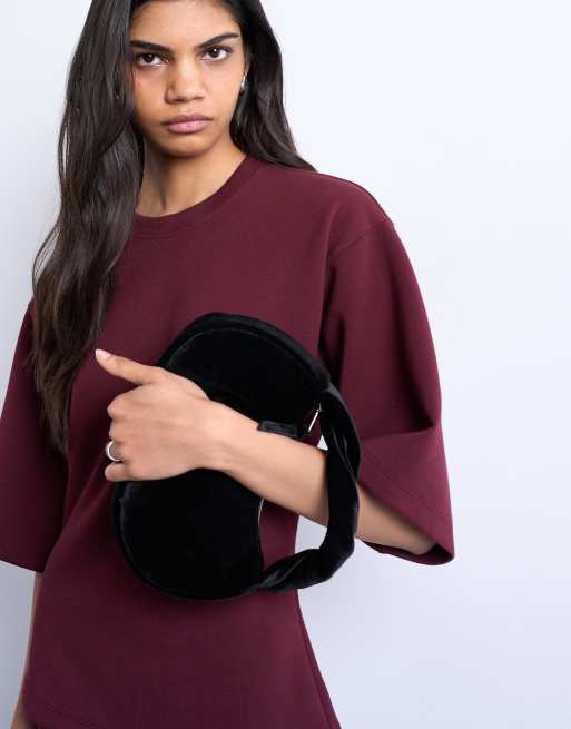 Topshop – Gail – Svart handväska i sammet med vridna handtag