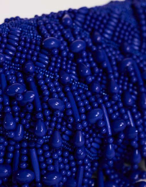 Topshop Garison clutch med perler og pynt i koboltblå, 3 af 4