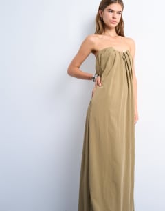 Model wearing Gathered bust structured poplin bandeau midi dress in clay