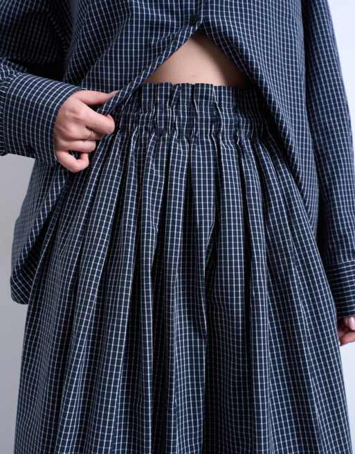 Topshop gathered waist plaid midi skirt in navy, 4 of 5