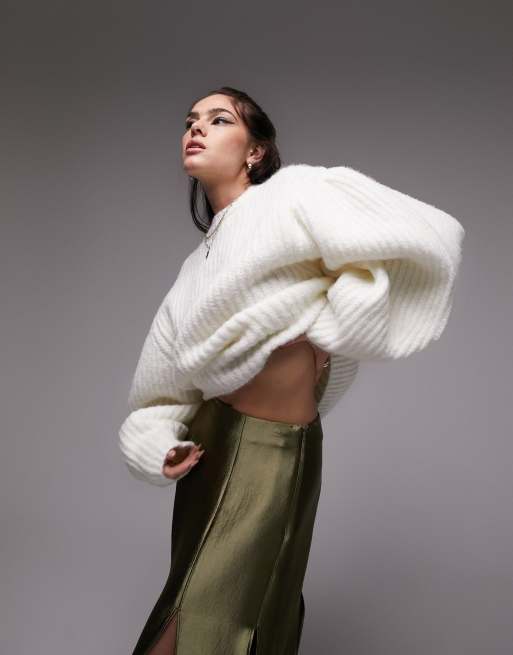 Topshop - Gebreide pluizige trui met volumineuze mouwen in ivoor