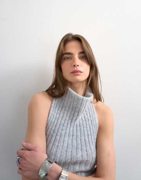 Topshop - Gebreide top met gedrapeerde halslijn en lage rug in grijs - view 1