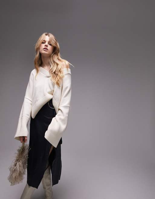 Topshop - Gebreide trui met lange pasvorm, inkeping en V-hals in crème