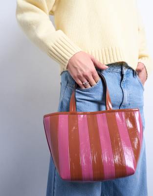 Topshop - Gemma - Gestreifte, mittelgroße Handtasche aus Kunstleder in Rosa und Braun