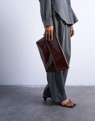 Topshop - Georgia - Pochette vernie à rabat - Chocolat