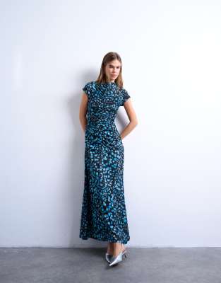 Topshop - Gerafftes Maxikleid in Blau mit Animal-Print und Kappärmeln-Schwarz