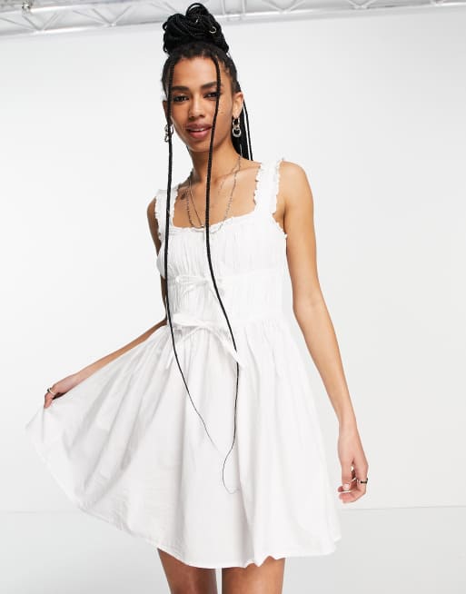 Topshop – Gerafftes, schwingendes Popeline-Minikleid in Weiß mit Tunnelzug