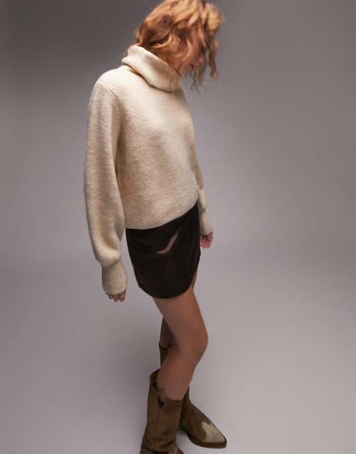 Topshop - Geribbelde gebreide crop coltrui in zandkleur