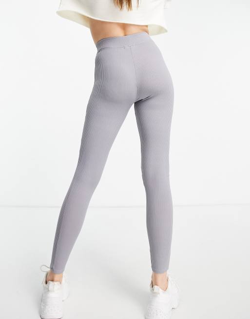 Topshop - Geribbelde legging met label aan de voorkant in grijs, 4 van 4