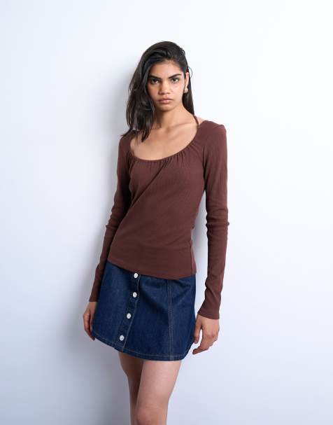 Topshop - Geribbelde top met gestrikte lage ronde hals en lange mouwen in chocoladebruin - view 1