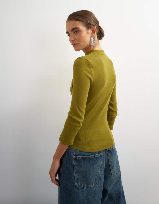 Topshop geribbelde top met halve mouwen, asymmetrische knoopsluiting in mosgroen, 4 van 4