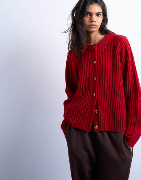 Topshop – Gerippte Relaxed-Fit-Strickjacke in Rot mit Rundhalsausschnitt und Knopfleiste - view 1