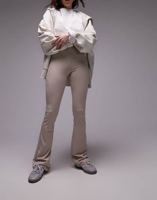 Topshop – Gerippte Schlaghose mit engem Schnitt in Steinbeige
