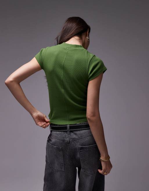 Topshop – Geripptes, figurbetontes T-Shirt in Olivgrün mit abgerundetem Saum, 3 von 4