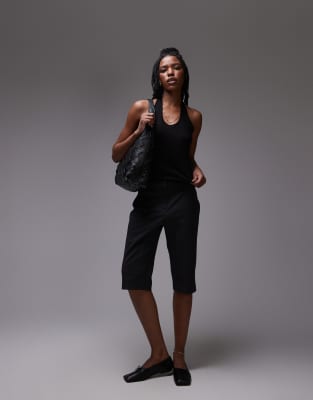 Topshop - Geripptes Neckholder-Oberteil in Schwarz