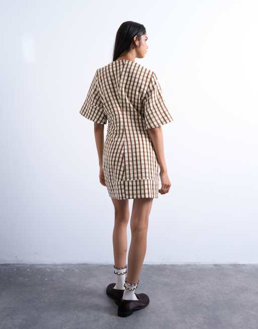 Topshop - Geruite mini T-shirtjurk van seersucker in bruin, 4 van 4