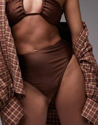 Topshop - Gerüschte Bikinihose in Schokoladenbraun mit hohem Bund-Brown