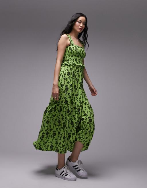 Topshop – Gesmoktes Latz-Midikleid mit Blumenmuster in Grün und Schwarz, 4 von 4