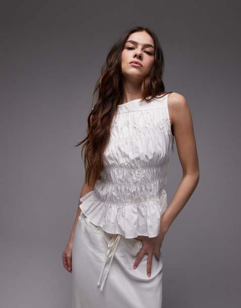 Topshop – Gesmoktes Popeline-Oberteil in Weiß mit U-Boot-Ausschnitt - view 1