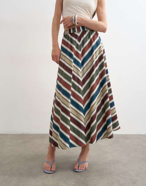 Lange rok met zakken en elastische taille in zwart | Yours Clothing