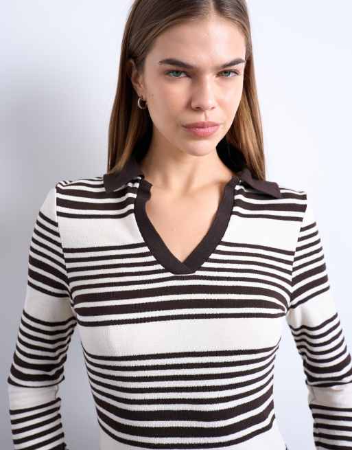 Topshop – Gestreiftes Polo-Oberteil in Schokobraun und Ecru mit V-Ausschnitt, 3 von 4