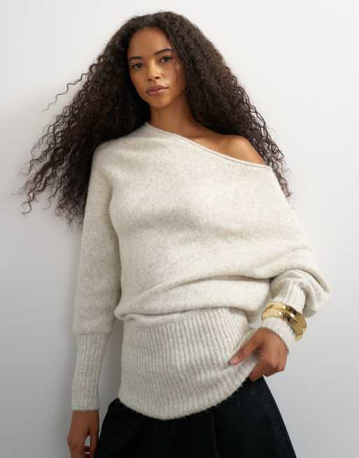 Topshop gestrickter Pullover mit asymmetrischem Ausschnitt, flauschig, Longline, drapiert, mit Wolle in Latte, 2 von 4