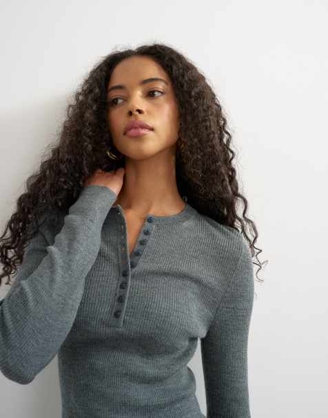 Topshop gestricktes Langarmoberteil mit Henley-Ausschnitt aus Wollmix in Anthrazit - view 1