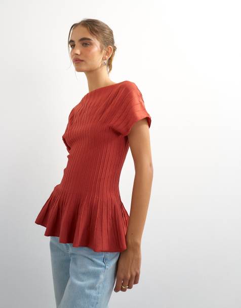 Topshop gestricktes Peplum-Oberteil mit kurzen Ärmeln in Dunkelrot - view 1