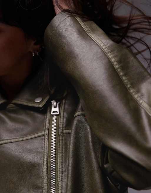 Topshop - Giacca biker in pelle sintetica verde slavato super oversize, 4 di 4