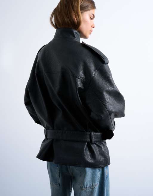 Topshop - Giacca bomber corta in pelle sintetica nera con cintura, 3 di 4