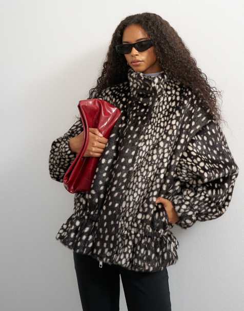 Topshop giacca in pelliccia sintetica con collo alto e vita stretta con stampa cervo marrone - view 1
