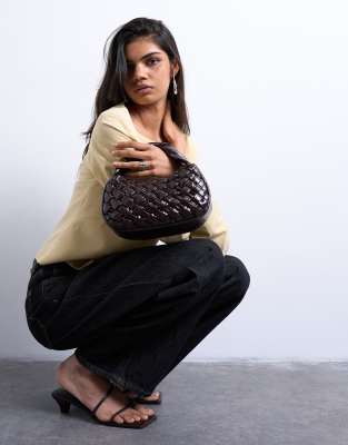 Topshop Topshop Gladys woven grab bag in chocolate-Brown