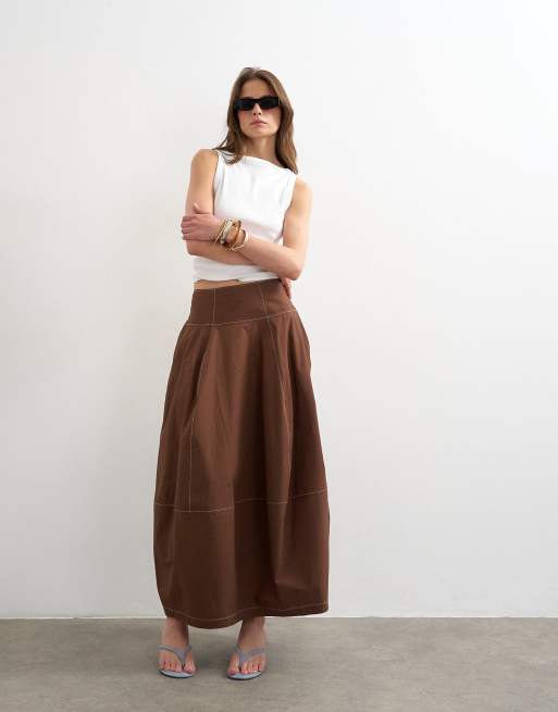 Topshop - Gonna lunga bombata in popeline color cioccolato con cuciture