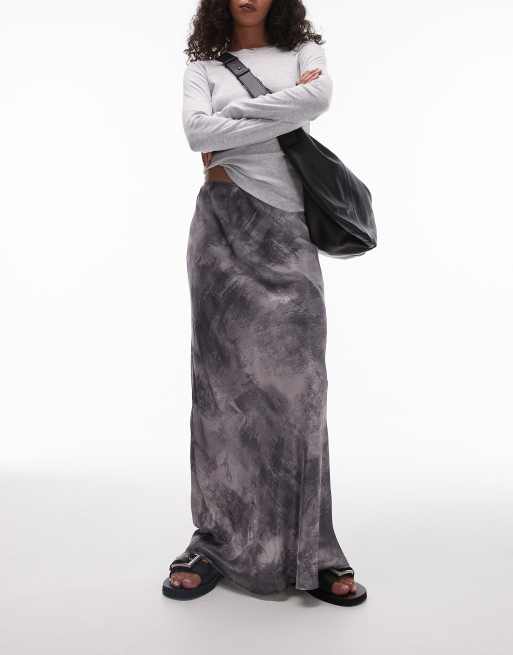 Topshop - Gonna lunga in raso grigio con stampa e taglio sbieco