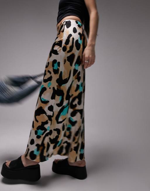 Topshop - Gonna midi asimmetrica in raso con stampa leopardata multicolore