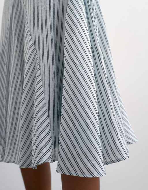 Topshop - Gonna stropicciata monocromatica a righe con vita scesa e fondo con godet, 5 di 5