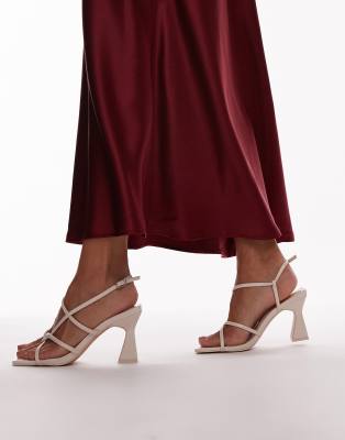 Topshop - Gracy - Riemchen-Sandalen in Wollweiß mit Blockabsatz, weite Passform