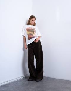 Model wearing Graphic oversized retro car print tee in white